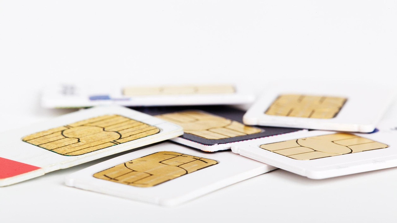 SIM Card dan eSIM dalam Keamanan Akun Digital
