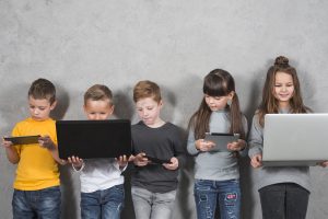 Melindungi Anak di Dunia Digital dari Social Engineering