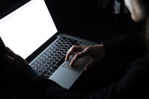 Aman Mengakses Dark Web