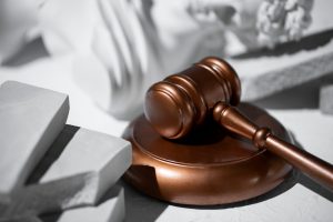 Pertimbangan Hukum dan Regulasi Spyware