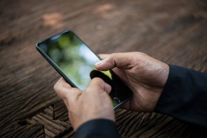 Risiko Keamanan Jailbreaking dan Rooting