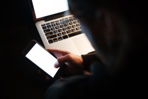 Trik Mengunci & Menyembunyikan Aplikasi di iPhone