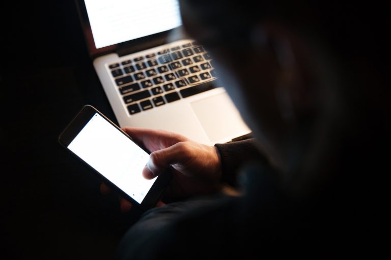 Trik Mengunci & Menyembunyikan Aplikasi di iPhone
