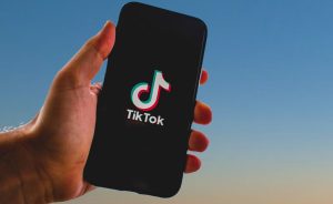 Jebakan Aktivasi Software di TikTok
