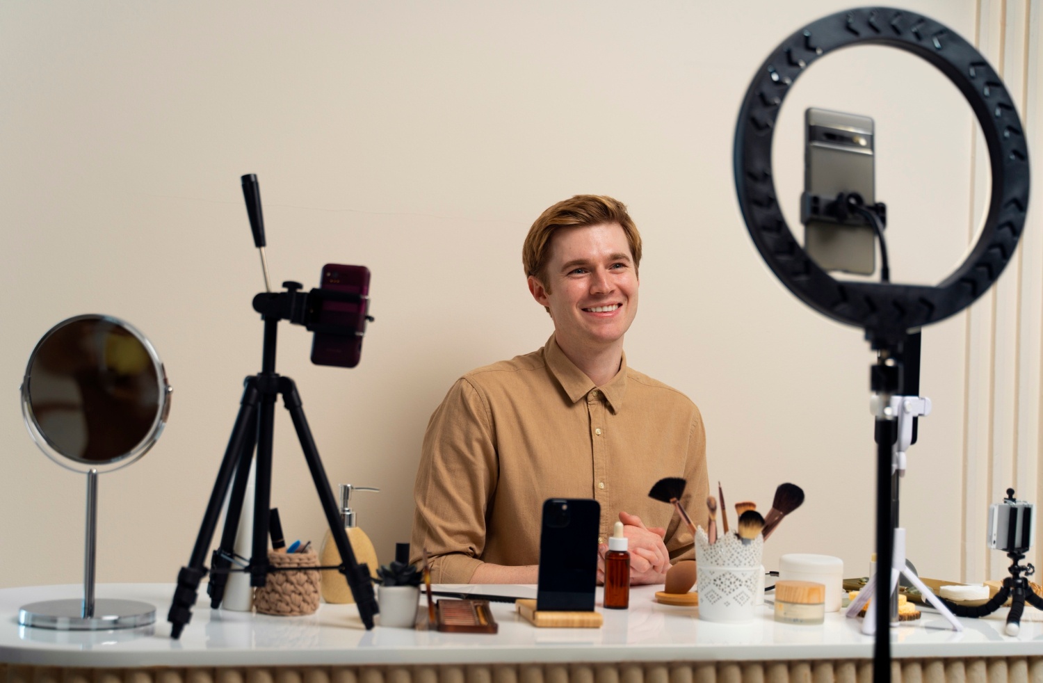 Influencer Diincar Hacker