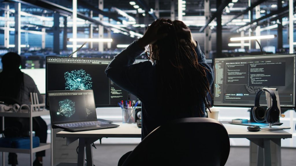 Potensi Kebocoran Data Di Tengah Regulasi Ketat