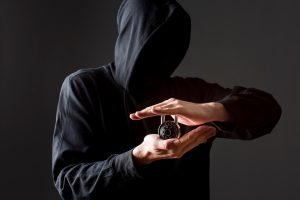 Identitas Sasaran Primer Penjahat Siber