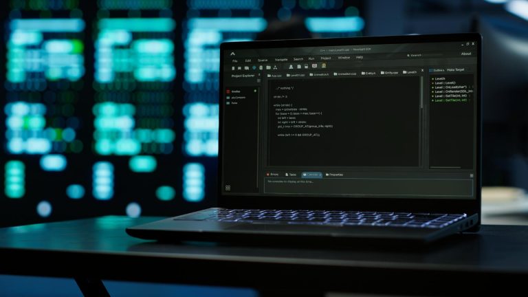 Strategi Menangkal Ancaman Lintas Platform