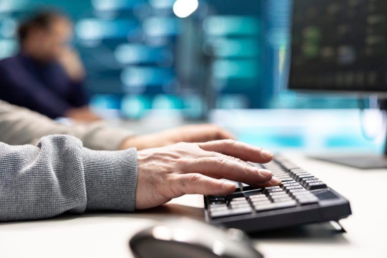 Screening Serpens Retas Industri Teknologi via Cloud Azure
